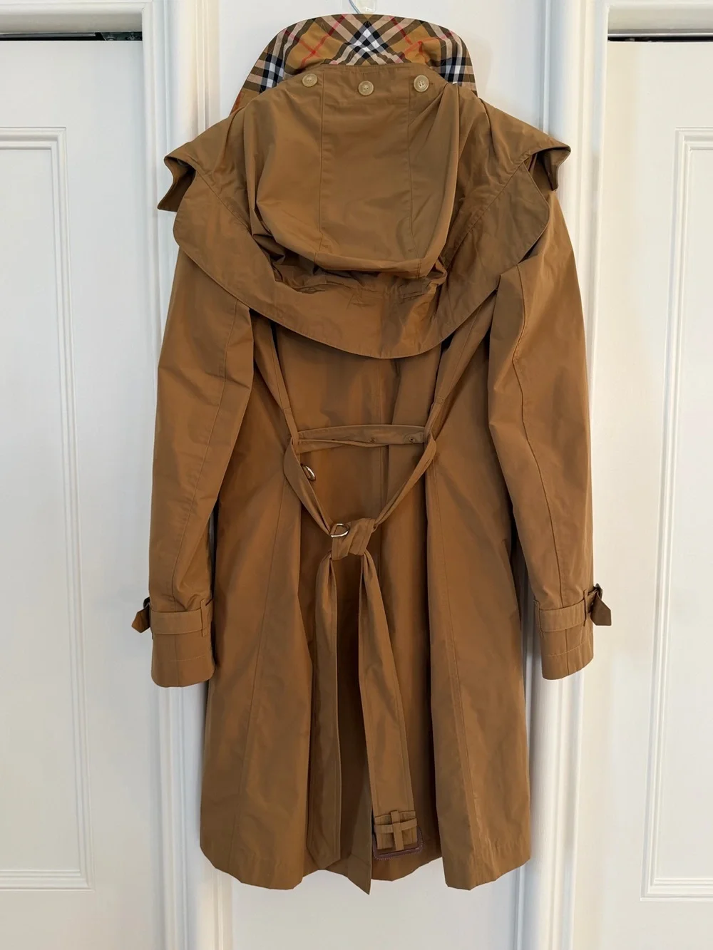 LIKE NEW Burberry Rain Trench with Detachable Hood - Picture 4 of 4